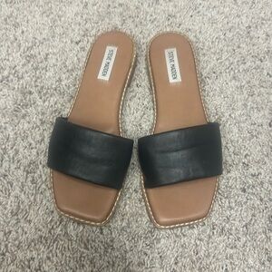 Steve Madden black sandals